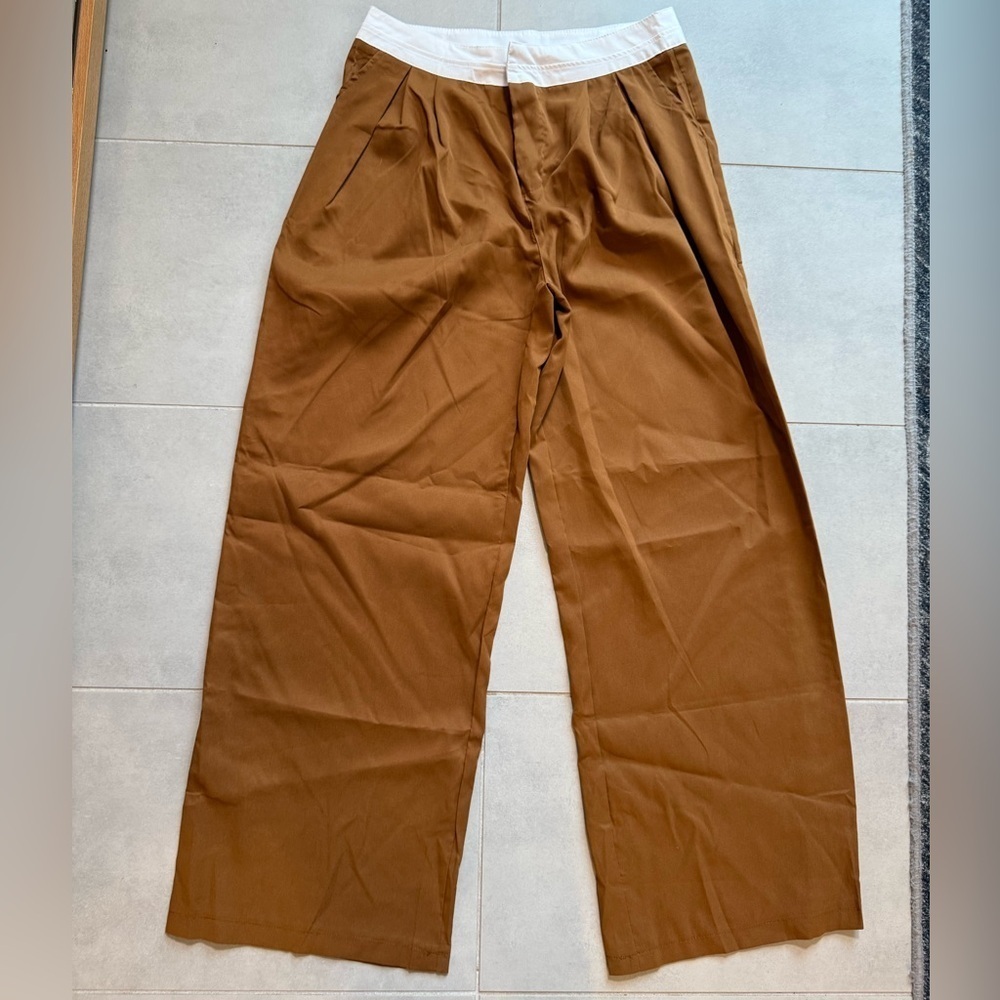 Brown wide leg Pants with Relaxed Fit and Elastic Waistband - Picture 1 of 3